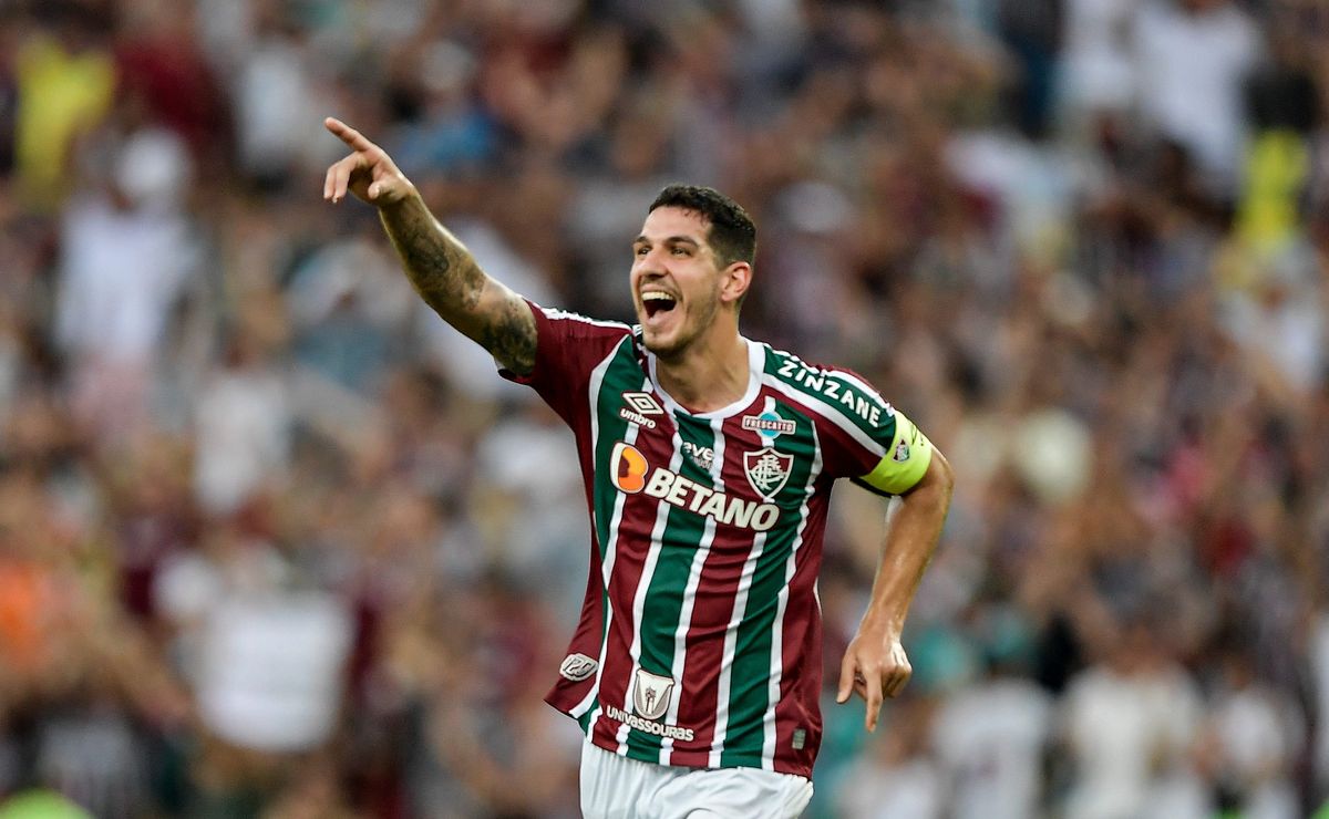 Palmeiras aperta o passo, faz esforço por Nino e aguarda sinal do Zenit para fechar negócio