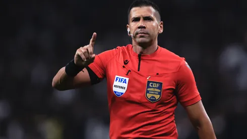 Bruno Arleu irá apitar Flamengo x Vasco – Foto: Ettore Chiereguini/AGIF
