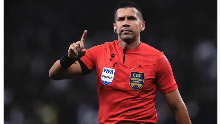 Bruno Arleu irá apitar Flamengo x Vasco - Foto: Ettore Chiereguini/AGIF