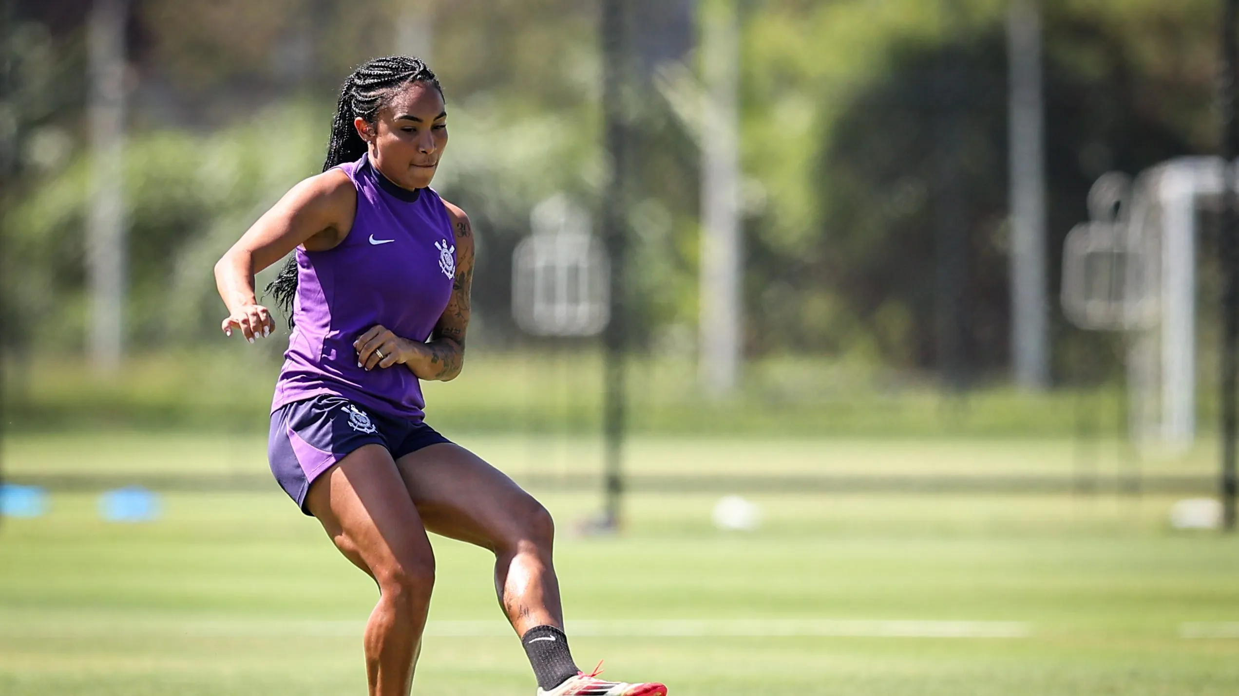 Jogadora do Corinthians em treino no seu CT