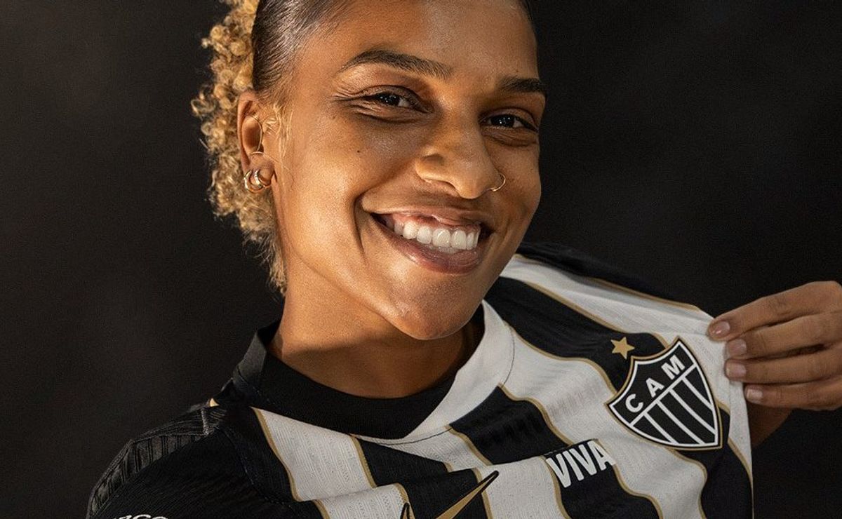 Atlético-MG anuncia a contratação da meia Larissa, com passagens por Espanha e Equador