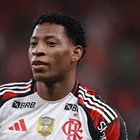 Plata faz festa de despedida, acende burburinho de saída do Fla