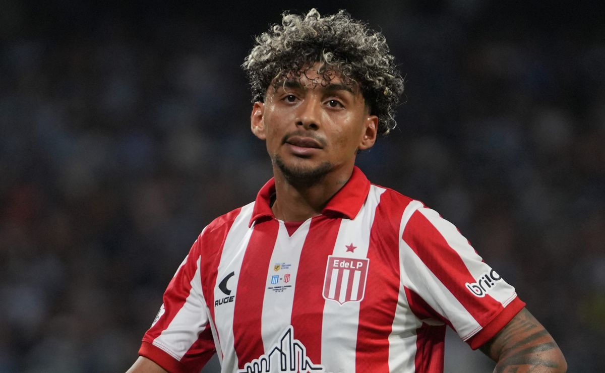 Próximo do Botafogo, Cristian Medina fica fora de partida do Estudiantes pela Copa da Argentina