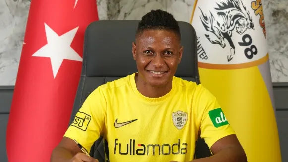 Patricia Seteco assina contrato com ALG SPOR, da Turquia