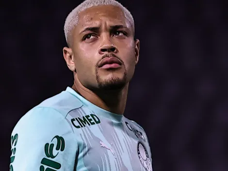 Vitor Roque passa por exames no Palmeiras e lesão é descartada