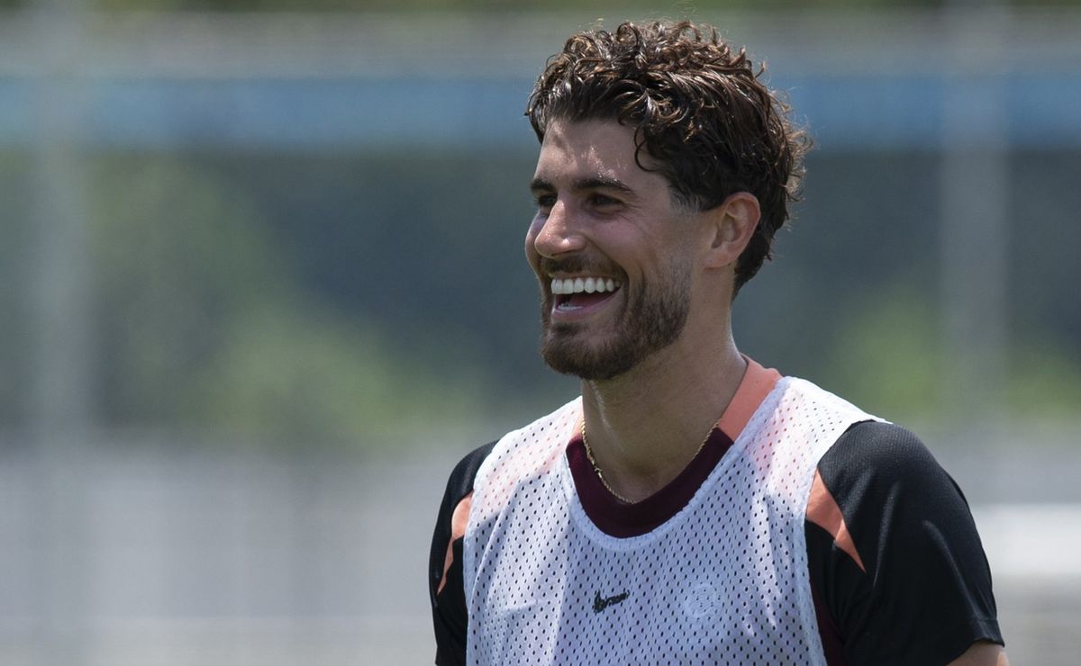 Corinthians recebe contato de intermediários do Fluminense pela contratação do centroavante Pedro Raul