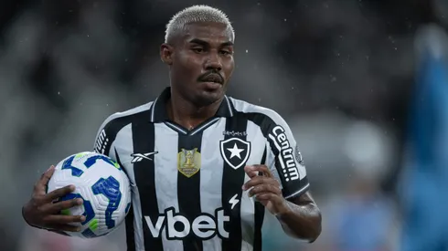 Cuiabano em campo pelo Botafogo. Foto: Jorge Rodrigues/AGIF
