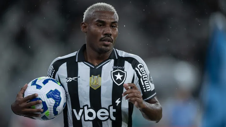 Cuiabano em campo pelo Botafogo. Foto: Jorge Rodrigues/AGIF