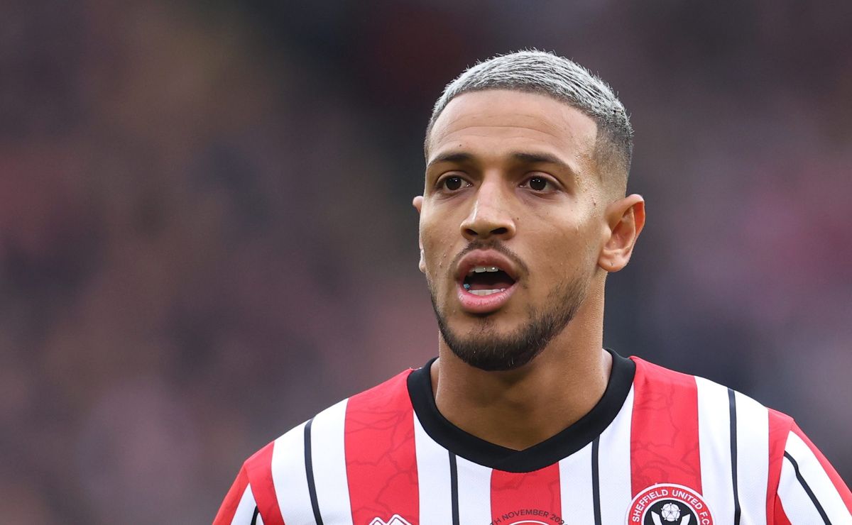 Vinícius Souza não quer voltar ao Brasil e Wolfsburg barra transferência do volante para o Corinthians