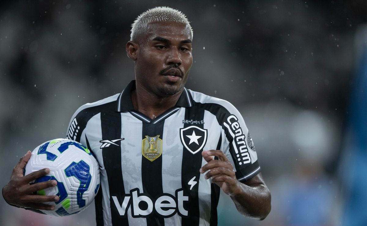 Cuiabano, ex-Botafogo, foi contatado e pode voltar ao Brasil sendo anunciado como novo reforço do Vasco