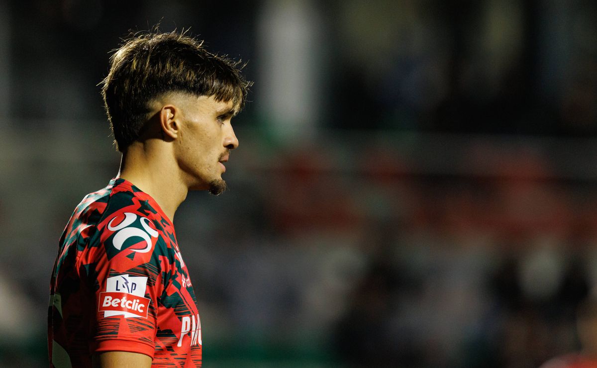 Vasco faz proposta de R$ 9,5 milhões por lateral português Dinis Pinto; Moreirense-POR recusou investida