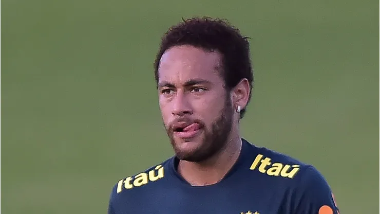 Neymar em campo pela Seleção Brasileira.