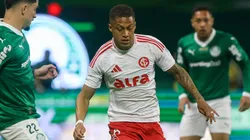 Vitinho, atacante do Inter em partida pelo campeonato brasileiro (Foto: Ricardo Duarte / Internacional)