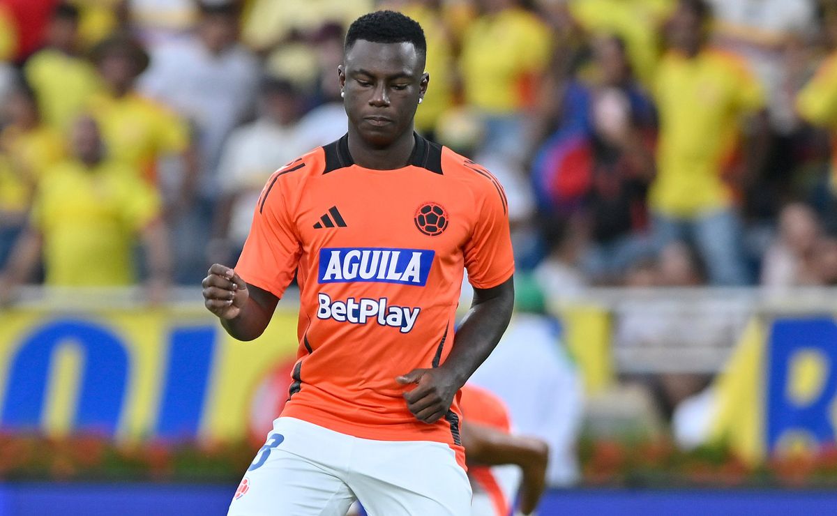 Torcida do Vasco reage positivamente à possível chegada do colombiano Marino Hinestroza