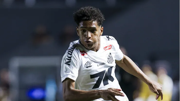 Souza, lateral do Santos em partida pelo campeonato brasileiro (Foto: Ricardo Moreira/Getty Images)