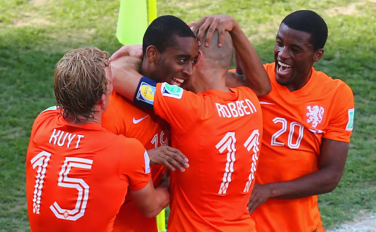 Corinthians recebe proposta por Leroy Fer; volante já atuou ao lado de Depay na Europa