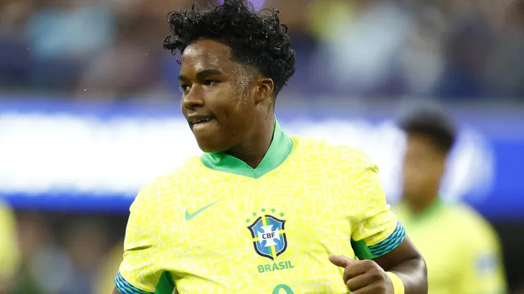 Endrick atuando pela Seleção Brasileira. (Photo by Ronald Martinez/Getty Images)