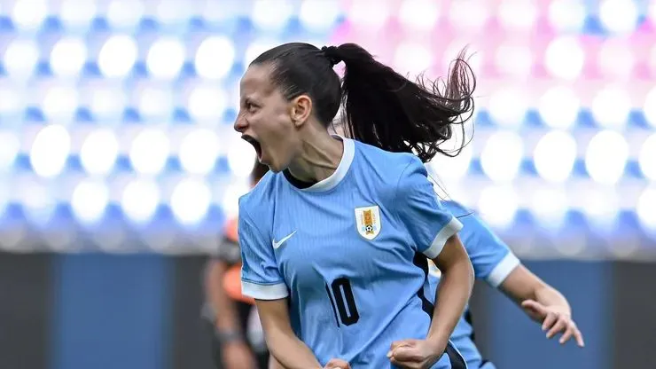 Belén Aquino com a seleção uruguaia. Foto: Staff Images Woman/CONMEBOL