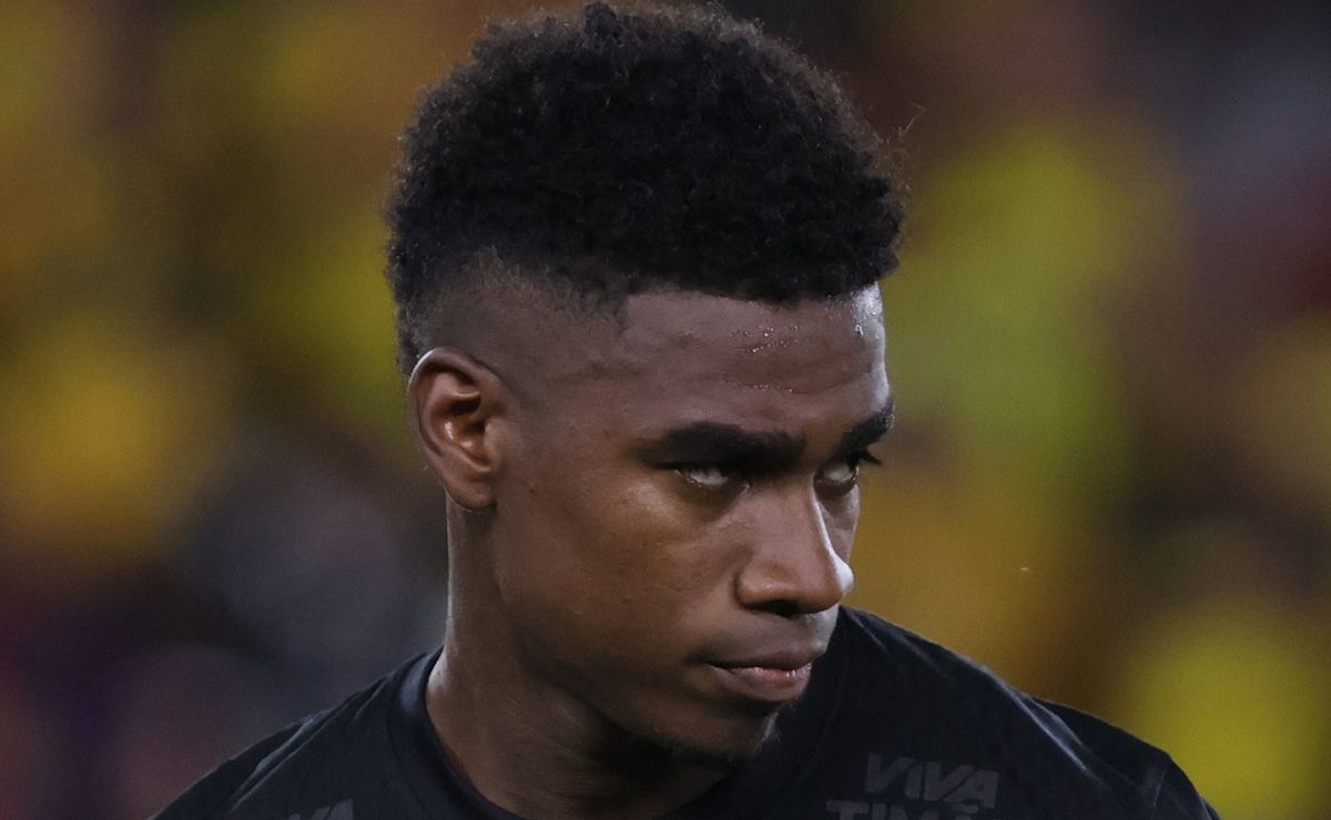 Félix Torres é apresentado no Inter e ativa modo “sincerão” sobre passagem ruim no Corinthians