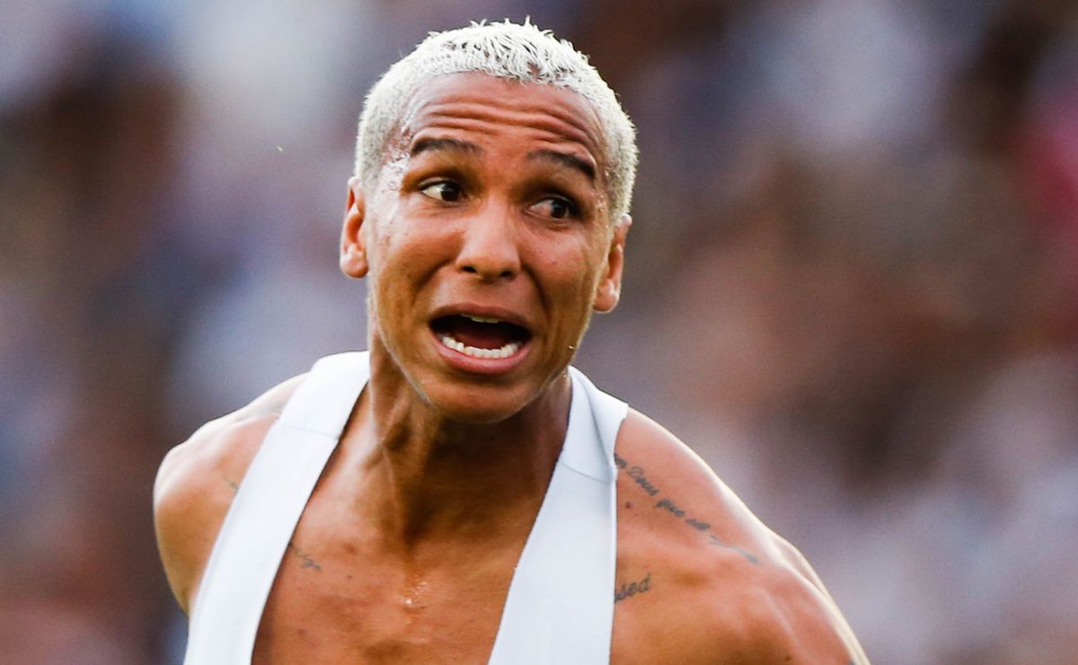 Fluminense contata Deyverson para resolver o ataque tricolor em 2026, mas negócio não avançou e foi descartado