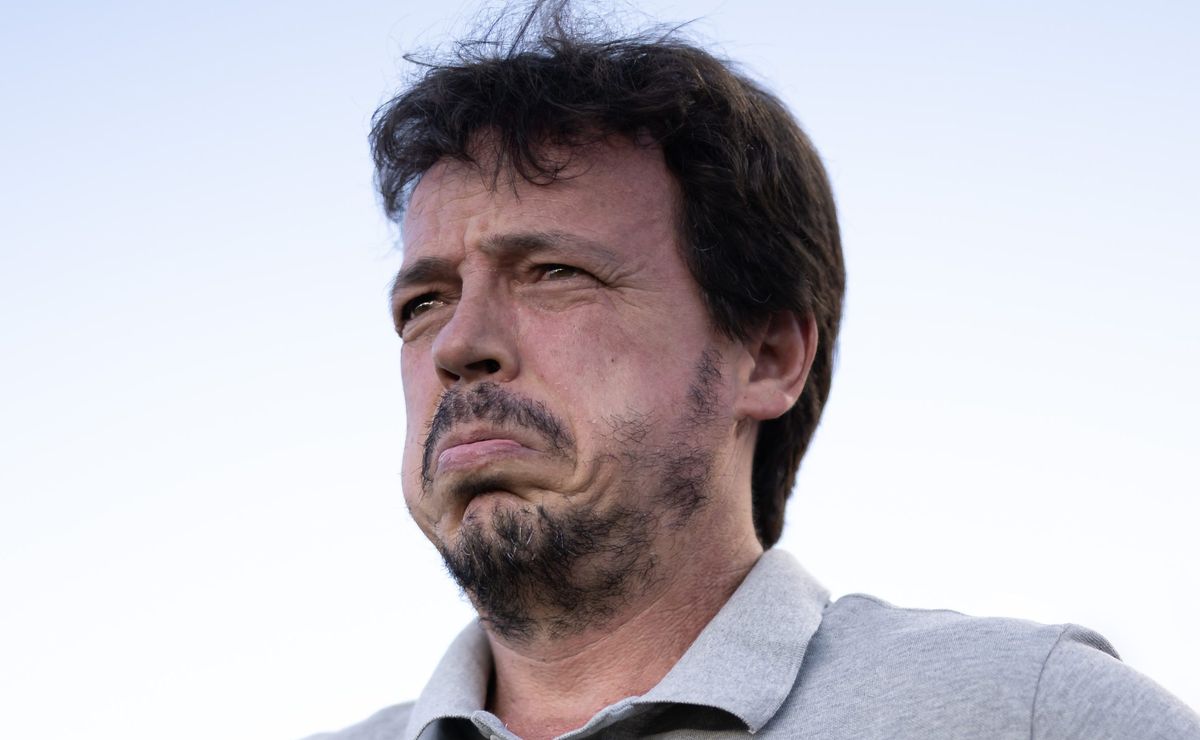 Fernando Diniz não se importa com Sub-20 do Flamengo e promete força máxima no Vasco