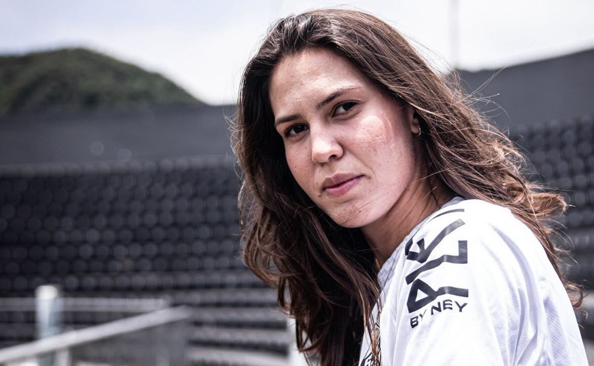 Santos oficializa a contratação da zagueira Isa Cardoso, ex-Nacional do Uruguai, para 2026