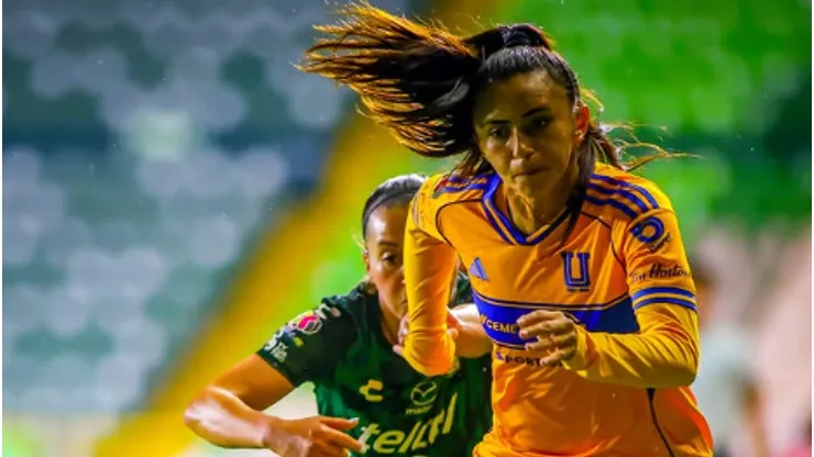 Mariza em estreia pelo novo clube - Foto: Divulgação Oficial/Instagram @clubtigresfemenil