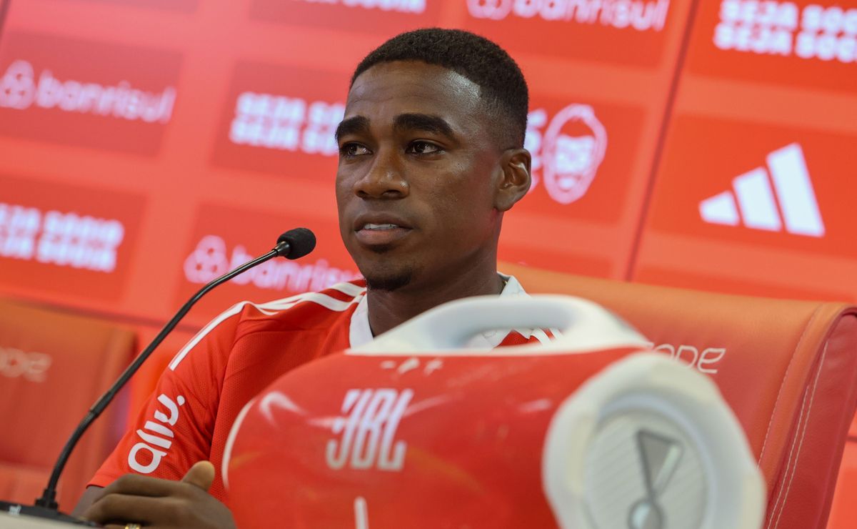 Félix Torres chega com autoridade e aborda de imediato sua participação no GreNal