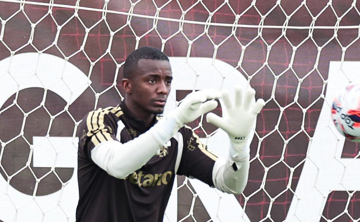 Andrew já causa no Flamengo e goleiro impressiona Filipe Luís para a sequência da temporada