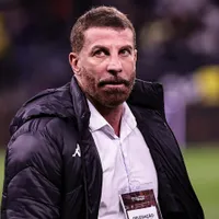 Corinthians e Vasco sondam Vini Souza, mas saída da Europa é difícil