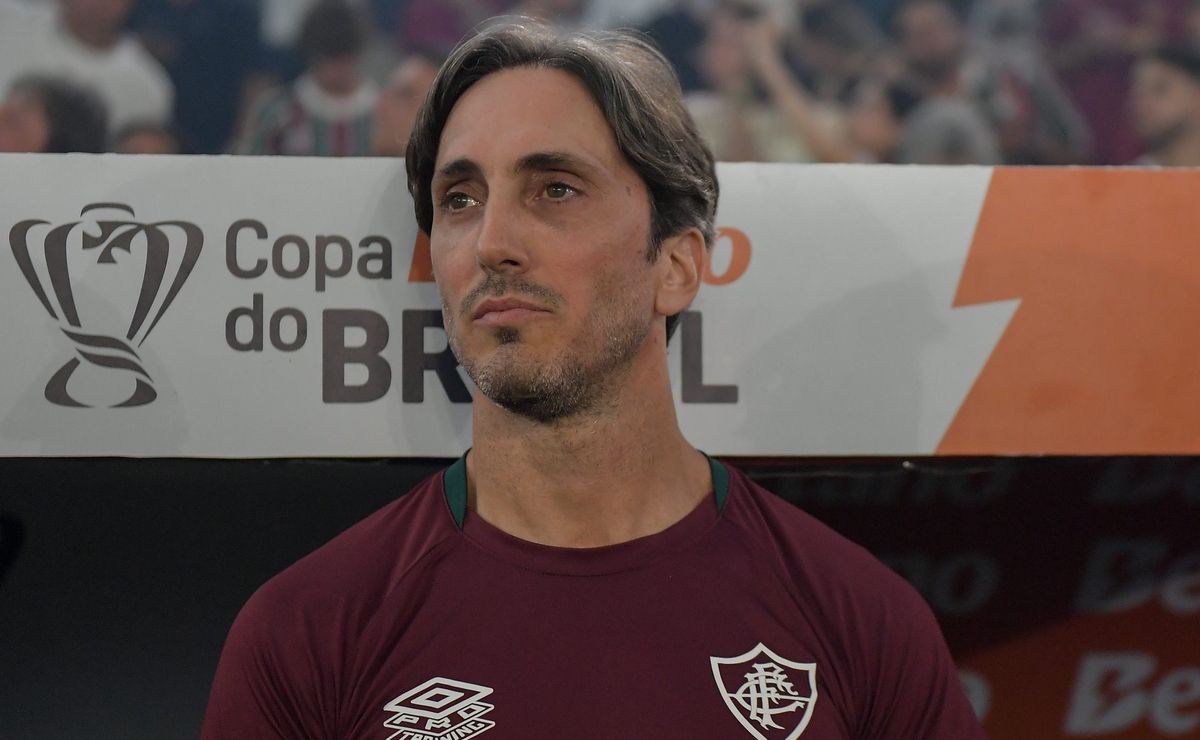 Fluminense corre contra o tempo, quer camisa 9 antes do Brasileirão, mas admite segurar a ansiedade