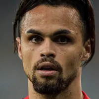 Michael bate o pé no Flamengo e dificulta chegada ao Santos