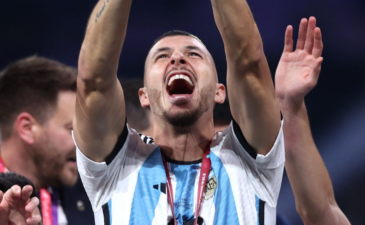 Valencia atravessa negociação, acerta com Guido Rodríguez e obriga Grêmio a mudar planos no meio-campo