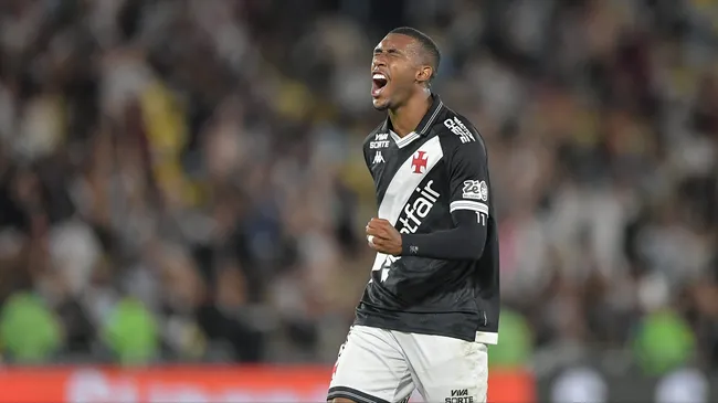 Rayan é dúvida no próximo jogo do Vasco - Foto: Thiago Ribeiro/AGIF.