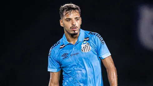 Gabriel Menino foi analisado por Vojvoda – Foto: Raul Baretta/ Santos FC.
