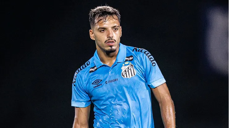 Gabriel Menino foi analisado por Vojvoda - Foto: Raul Baretta/ Santos FC.