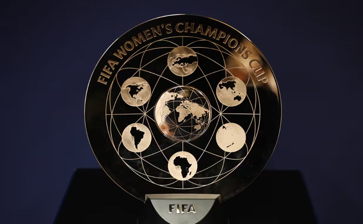 Com Corinthians e Arsenal na disputa, FIFA revela o troféu do Mundial de Clubes Feminino