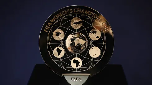 FIFA apresenta a taça do Mundial de Clubes Feminino – Foto: Reprodução FIFA Oficial/www.fifa.com
