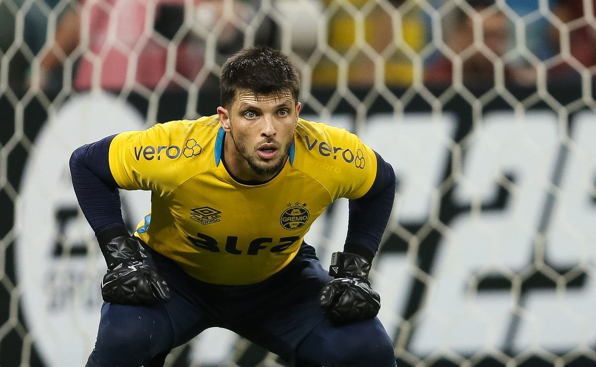 Tiago Volpi deixa o Grêmio e goleiro encaminha transferência imediata para o Red Bull Bragantino