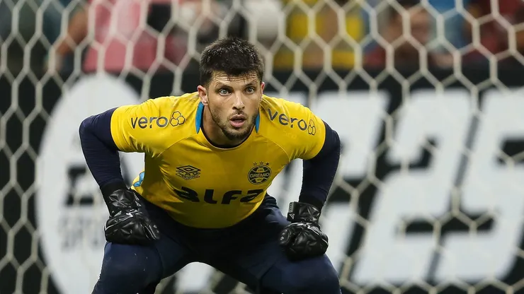 Goleiro Tiago Volpi deixa o Tricolor - Foto: Pedro H. Tesch/Getty Images