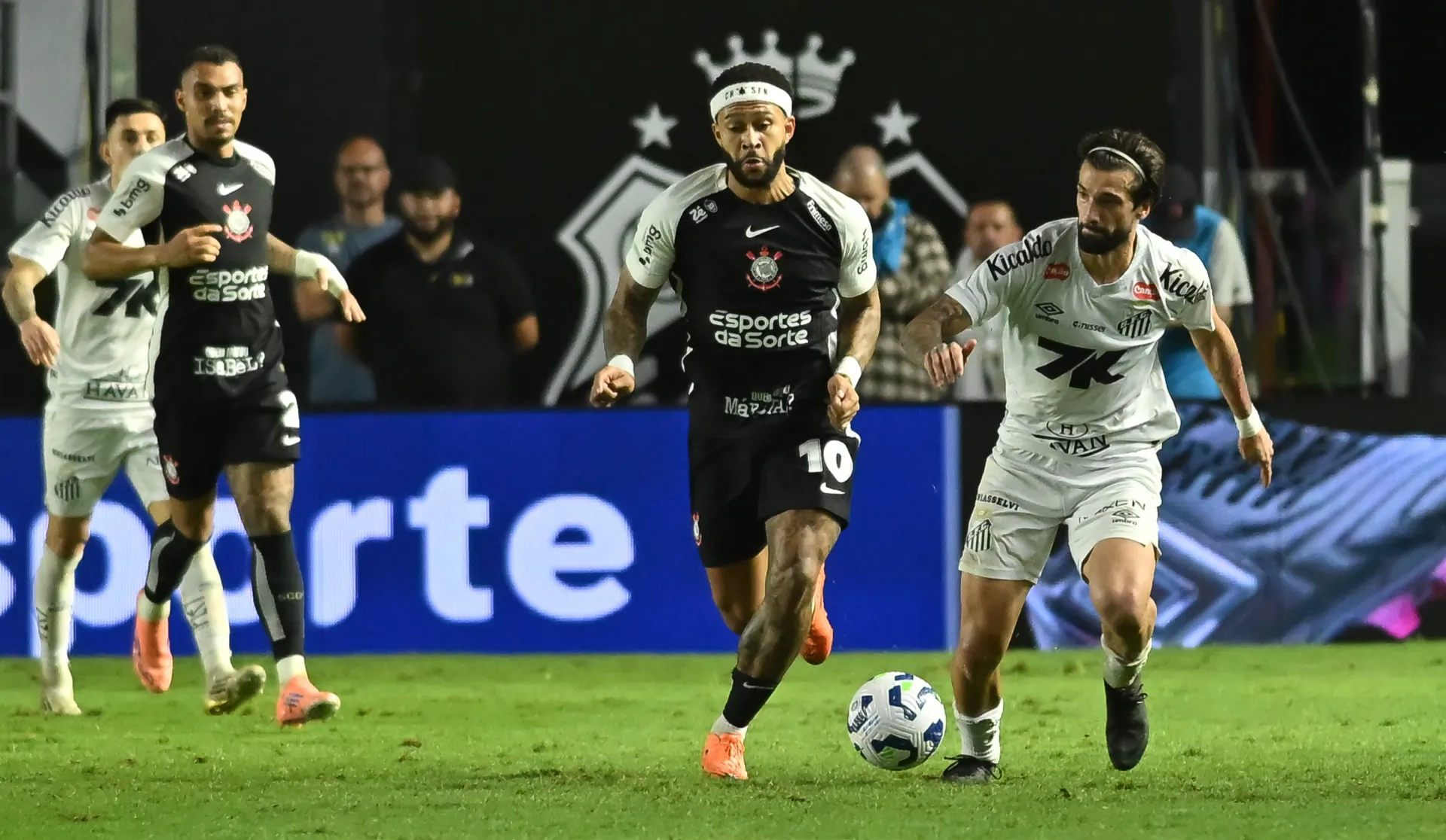 Santos e Corinthians vão se enfrentar nesta quinta-feira (22) – Foto: Jota Erre/AGIF