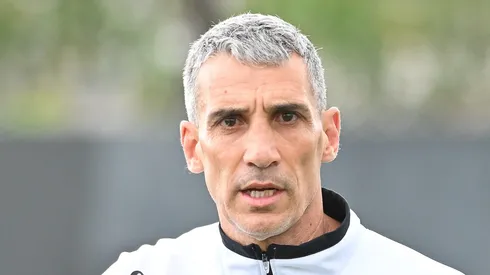 Vojvoda durante treino no CT Rei Pelé.
