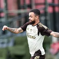 Flamengo e Michael divergem sobre luvas e emperram ida ao Santos