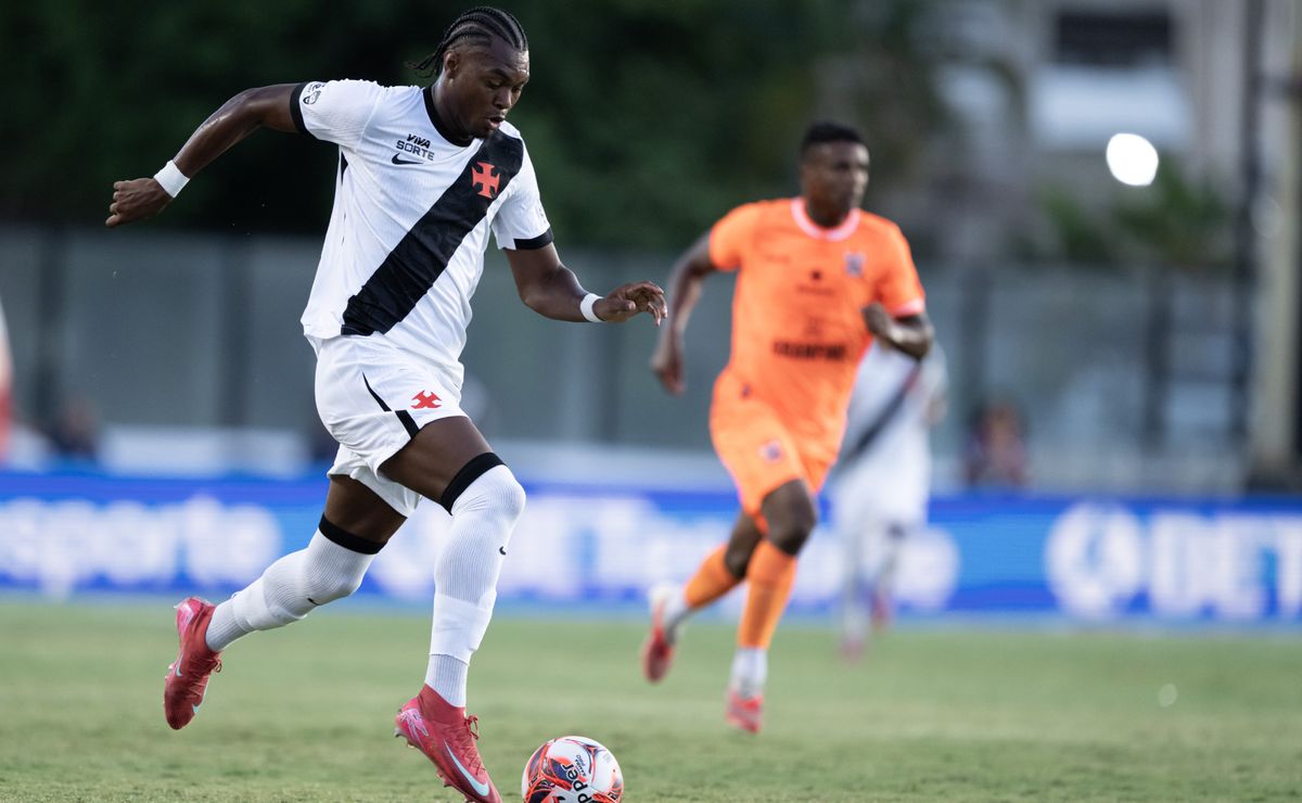 Escalação do Vasco: Fernando Diniz surpreende e GB pode ser titular contra o Flamengo