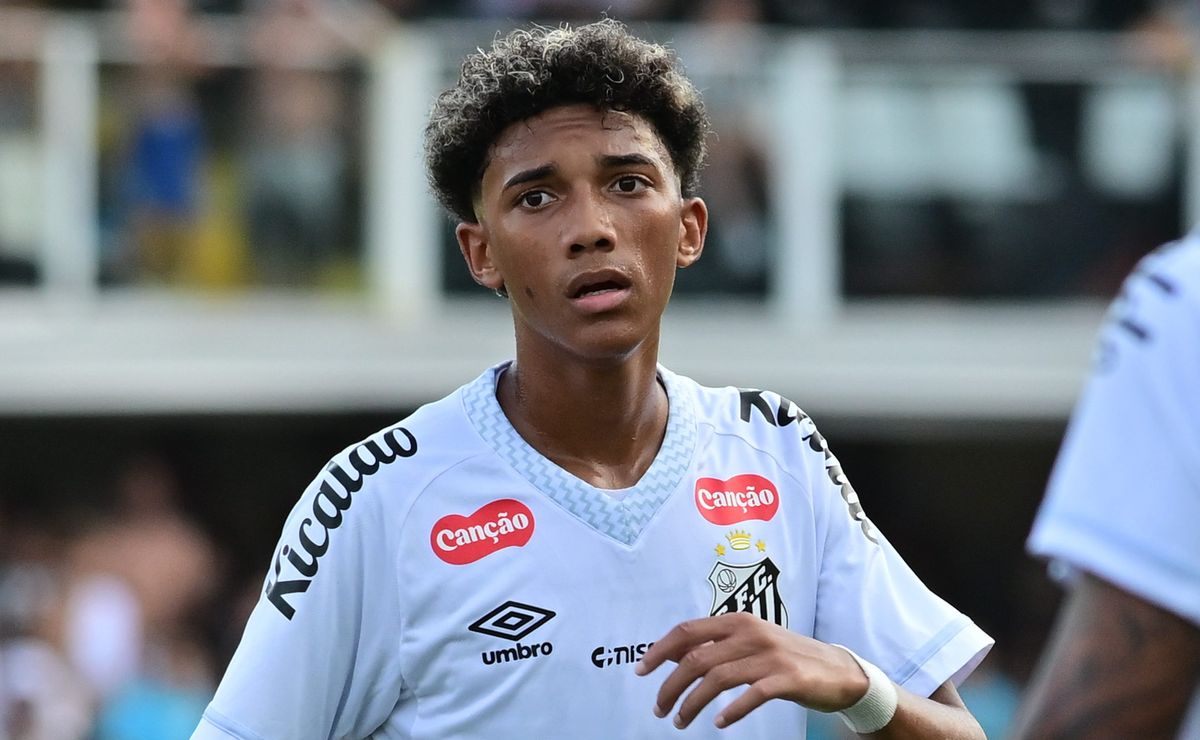 Robinho Jr recebe vários contatos e Santos decide que não vai vendê-lo nessa janela de transferências