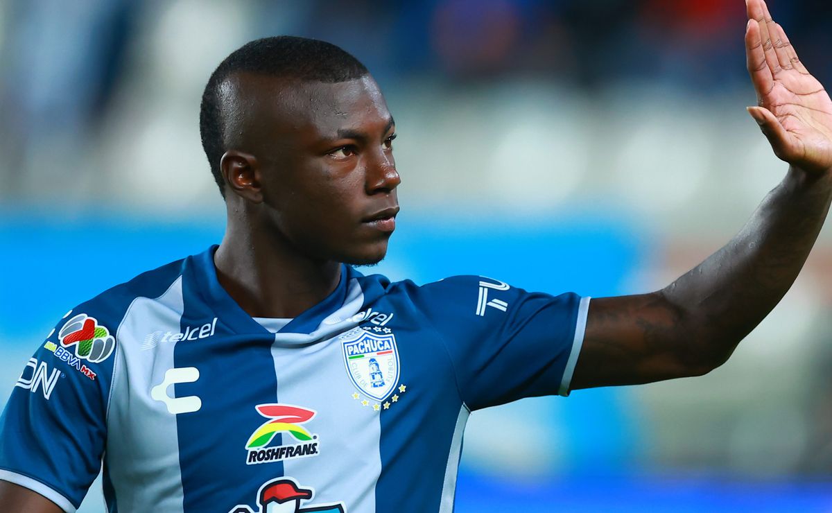 Santos tem cautela e não deve fazer nova investida por Hinestroza, diz Vagner Frederico