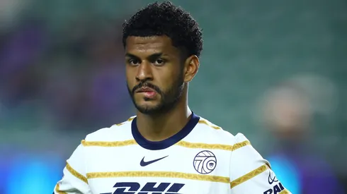 Caicedo durante partida pelo Pumas. Photo by Sergio Mejia/Getty Images
