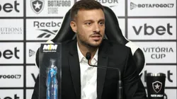 Martín Anselmí comandará o Botafogo pela primeira vez contra o Volta Redonda-RJ