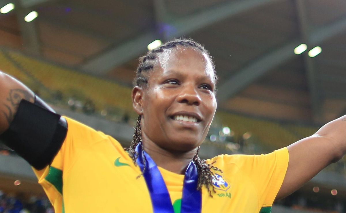 Formiga assume diretoria estratégica do futebol feminino no Ministério do Esporte