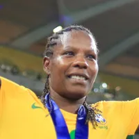 Formiga é nomeada diretora do futebol feminino no Ministério do Esporte